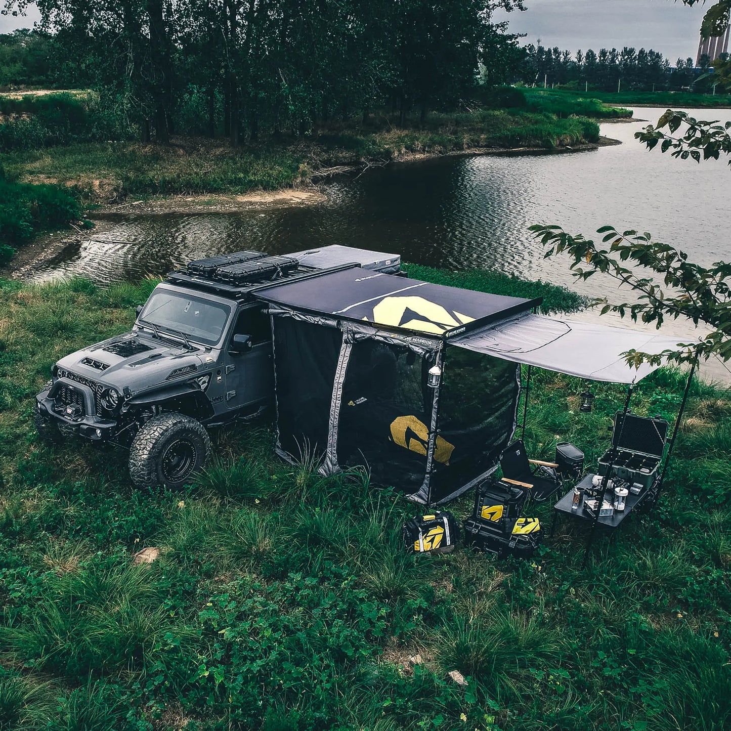 HARDCORE Awning Room W/Floor
